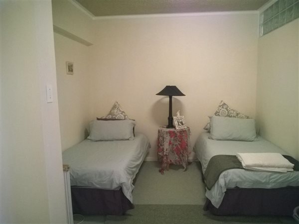 To Let 2 Bedroom Property for Rent in Sea Point Western Cape